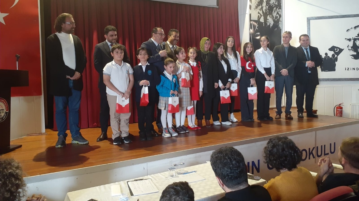 Okulumuz öğrencisi Egemen Kaya İstiklal Marşı'nı güzel okuma yarışmasında ilçe ikincisi oldu.